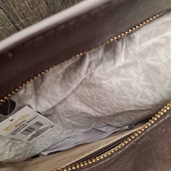 Wowww NWT Whitney SM Tote and NWT Matching Wallet - Picture 4 of 5